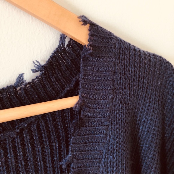 Frayed Colorblock Sweater - Picture 4 of 8